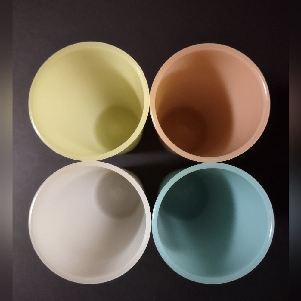 Set of 4 Tupperware Pastel 16 oz Tumbler Cups Plastic 6.5” #107 Vintage - Picture 3 of 5